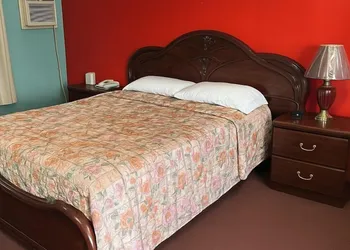 By The Way Motel Lake Bluff hotel thumbnail 8
