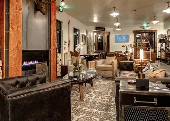 Compass Rose Lodge hotel thumbnail 2
