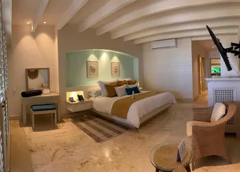 Tres Vidas Acapulco Suites hotel thumbnail 7