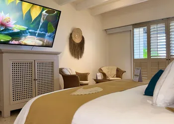 Tres Vidas Acapulco Suites hotel thumbnail 8