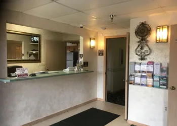 Value Host Motor Inn hotel thumbnail 2