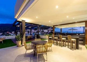 Mountain Views Rooftop Pool Condo hotel thumbnail 4