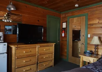 Shaver Lake Village Hotel hotel thumbnail 4