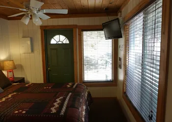 Shaver Lake Village Hotel hotel thumbnail 8