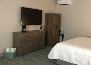 Goose & Twigs hotel thumbnail 4