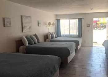 Little Daisy Motel hotel thumbnail 2