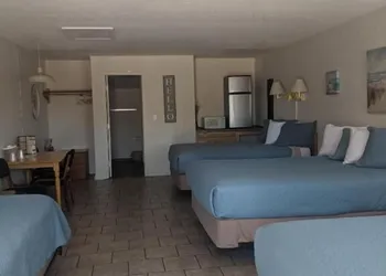 Little Daisy Motel hotel thumbnail 4
