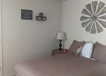 Little Daisy Motel hotel thumbnail 5