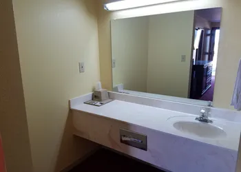 Executive Inn hotel thumbnail 5