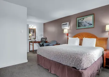 Viking Motel hotel thumbnail 8