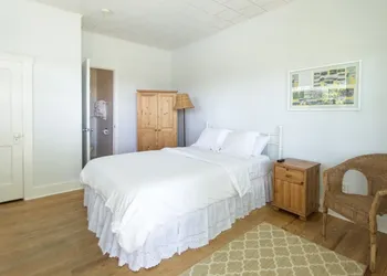 Sun N Sand Resort hotel thumbnail 6