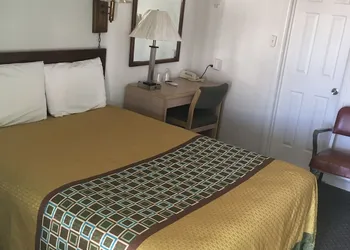 Kansan Motel hotel thumbnail 2