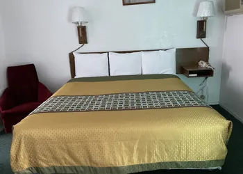 Kansan Motel hotel thumbnail 5
