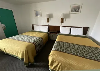 Kansan Motel hotel thumbnail 8