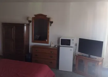 Landmark Motel hotel thumbnail 7