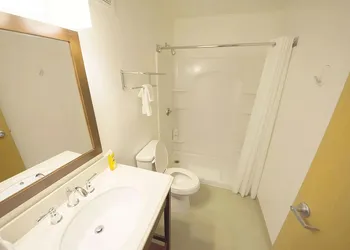 Rewak Studios hotel thumbnail 5