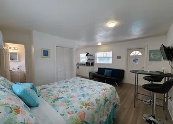 Sun Island Motel hotel thumbnail 3