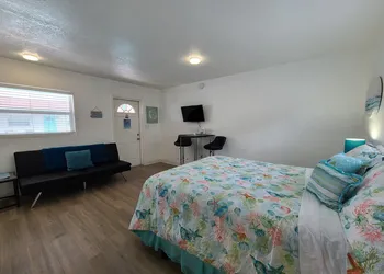 Sun Island Motel hotel thumbnail 4