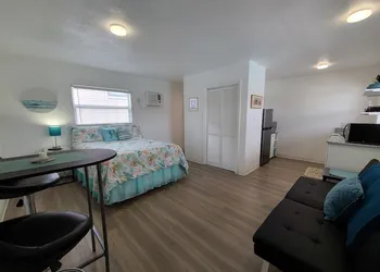 Sun Island Motel hotel thumbnail 5
