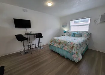 Sun Island Motel hotel thumbnail 7