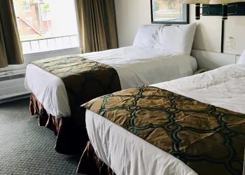 Imperial Inn hotel thumbnail 3