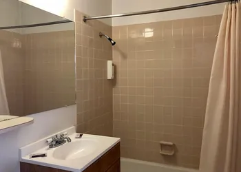 Imperial Inn hotel thumbnail 5