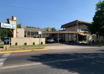 Imperial Inn hotel thumbnail 6