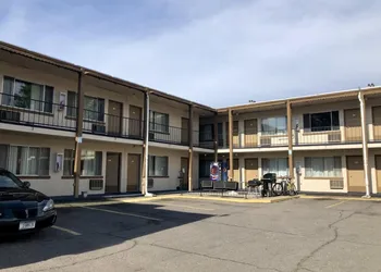 Imperial Inn hotel thumbnail 7