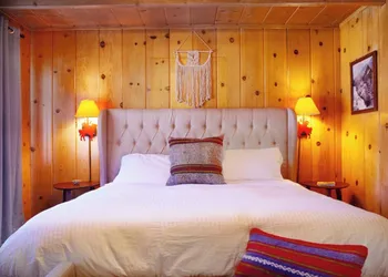 Grand Pine Cabins hotel thumbnail 4