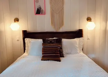 Grand Pine Cabins hotel thumbnail 5