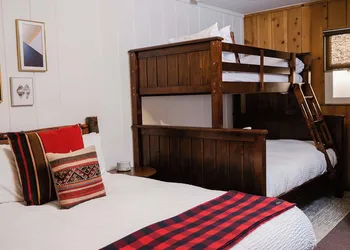 Grand Pine Cabins hotel thumbnail 7