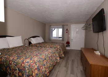 Island View Motel hotel thumbnail 6