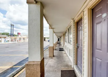 Alexandria Inn hotel thumbnail 5