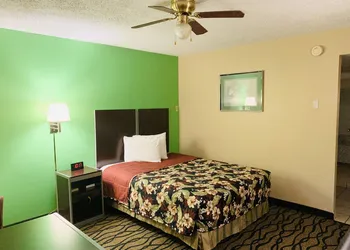 Thunderbird Inn hotel thumbnail 3