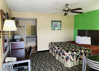 Thunderbird Inn hotel thumbnail 8