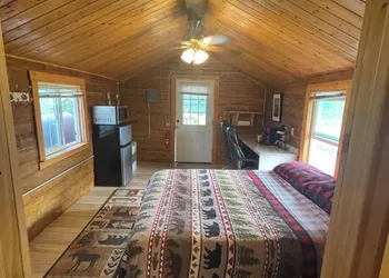 Alaska log cabins on the pond B & B hotel thumbnail 2