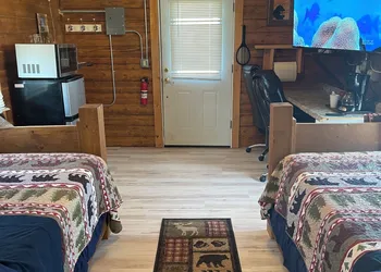 Alaska log cabins on the pond B & B hotel thumbnail 4