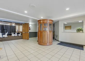 Seaport Inn and Suites hotel thumbnail 3