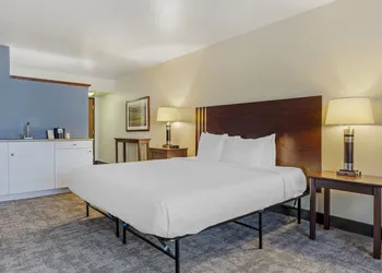 Seaport Inn and Suites hotel thumbnail 4