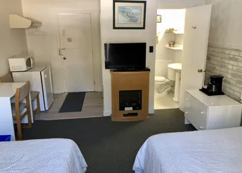 Edgewater Motel & Campground hotel thumbnail 2