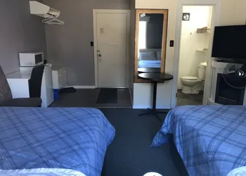 Edgewater Motel & Campground hotel thumbnail 4