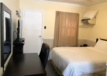 Edgewater Motel & Campground hotel thumbnail 5