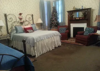 Holly House of Hamilton hotel thumbnail 3
