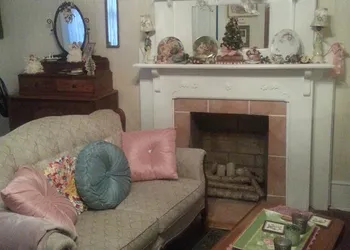 Holly House of Hamilton hotel thumbnail 6