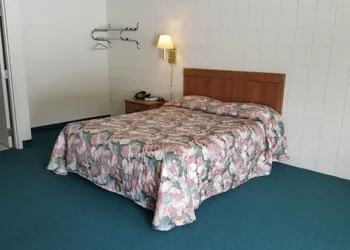 Oakridge Motel hotel thumbnail 3
