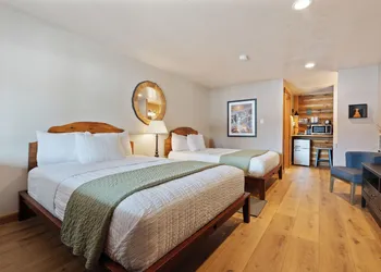 Duck Creek Village Inn hotel thumbnail 7