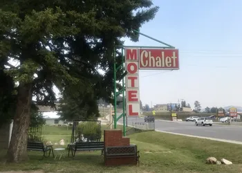 Chalet Motel hotel thumbnail 2
