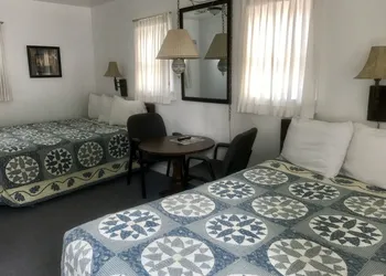 Chalet Motel hotel thumbnail 6
