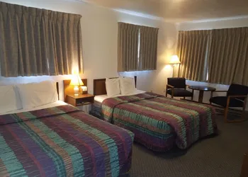 Out West Motel hotel thumbnail 5