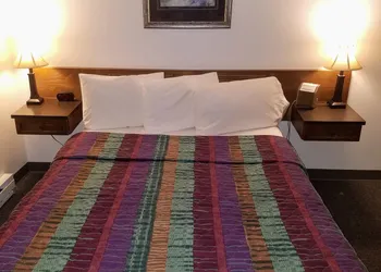 Out West Motel hotel thumbnail 7